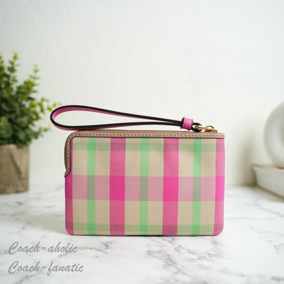 NWT Coach CZ450 Corner Zip Wristlet In Signature Canvas With Cherry Print - Picture 2 of 8